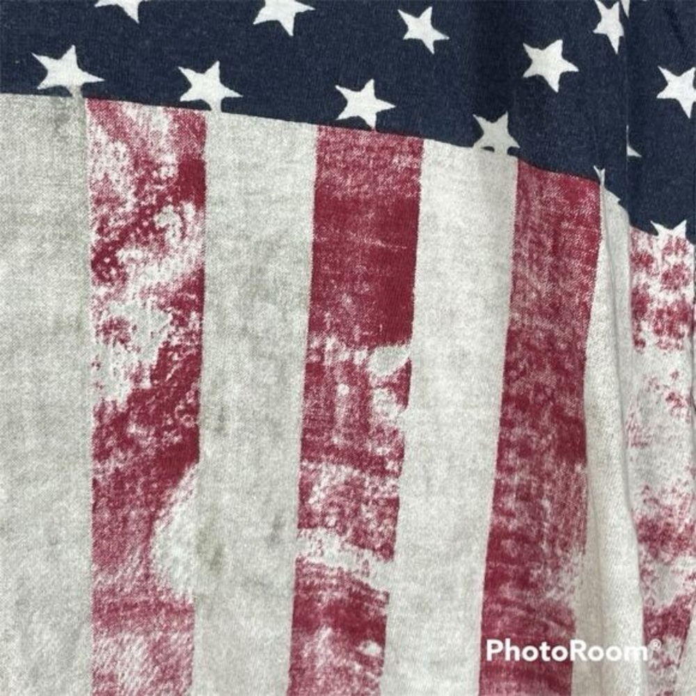 RED SNAP  Vneck American flag tee shirt - Picture 2 of 4